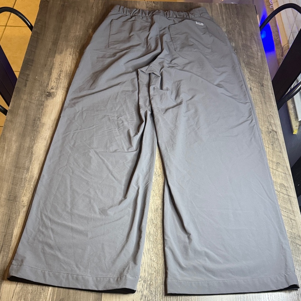 Figs Pro Gray Wide Leg Nursing Scrubs - Picture 6 of 6